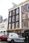 Amsterdam 12 oktober 2007
hans Kazan met vrouw Wendy en kinderen in amsterdxam na thuiskomst van groeten uit de rimboe. appartement