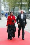 Utrecht 28 april 2009
Pieter v Vollenhoven viert zijn 70e verjaardag in het Beatrix theater in Utrecht. Hans Wiegel met zijn vriendin
Peter Smulders bv