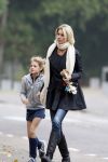 Laren 27 oktober 2007
Heleen Kolff met haar dochtertje in Laren.