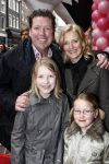 Amsterdam 12 april 2008
Henkjan Smits  met vrouw en kinderen bij de premiere van Morrison krijgt een zusje.