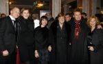 Amsterdam 21 januari 2009
Premiere Les Miserables in Carre.Henny Huisman met zijn vrouw Lia moeder schoonzoon Frank Lacroix en zijn dochters Nikki ( zwanger)