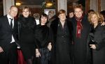 Amsterdam 21 januari 2009
Premiere Les Miserables in Carre.Henny Huisman met zijn vrouw Lia moeder schoonzoon Frank Lacroix en zijn dochters Nikki ( zwanger)