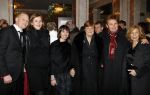 Amsterdam 21 januari 2009
Premiere Les Miserables in Carre.Henny Huisman met zijn vrouw Lia moeder schoonzoon Frank Lacroix en zijn dochters Nikki ( zwanger)