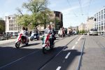 Amsterdam 12 mei 2009
Het blad Grazia organiseert samen met vespa scooters een leuke rally door amsterdam heen. Tobias Ebbinge en Hilmar Mulder
Peter Smulders bv