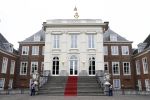 Den Haag 27 augustus 2008
Paleis huis ten Bosch en de vlag/vaandel van koningin Beatrix.
Peter Smulders bv