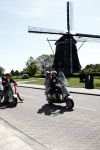 Amsterdam 12 mei 2009
Het blad Grazia organiseert samen met vespa scooters een leuke rally door amsterdam heen. Huub Stapel
Peter Smulders bv
