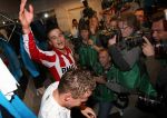 Ferd van Odenhoven
Arnhem, 20 April 2008 Kompetitiewedstrijd Vitesse-PSV, eindstand 0-1 Seizoen 2007/2008
PSV Landskampioen
Ibrahim Afellay en Balazs Dzsudzsak met de kampioensschaal