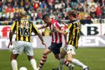 Ferd van Odenhoven
Arnhem, 20 April 2008 Kompetitiewedstrijd Vitesse-PSV, eindstand 0-1 Seizoen 2007/2008
PSV Landskampioen
Ibrahim Afellay in duel met Jasar Takak en Remco v d Schaaf