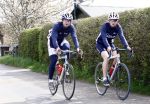 Weesp 27 april 2008
Jan Bos en zijn vriendin aan het trainen met de wielrenfiets.
Peter Smulders bv