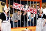 Volendam 22 januari 2008
Nick en Simon Jan Keizer en George Baker promoten dat de plaats volendam op een nieuw monopoly spel komt.
