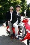 Amsterdam 12 mei 2009
Het blad Grazia organiseert samen met vespa scooters een leuke rally door amsterdam heen. Jan Kooijman met zijn vader Jan
Peter Smulders bv