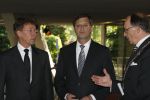 Apeldoorn, 8 Mei 2009
Speciale Herdenkingsdienst voor de slachtoffers van de ramp op Koninginnedag
Veel Politie, overal afzettingen met grote betonblokken.
Jan Peter Balkenende met burgemeester Fred de Graaf en Clemens Cornielje ( Commissaris van de Koningin van de Provincie Gelderland )
Foto Peter Smulders