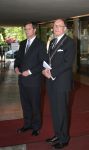 Apeldoorn, 8 Mei 2009
Speciale Herdenkingsdienst voor de slachtoffers van de ramp op Koninginnedag
Veel Politie, overal afzettingen met grote betonblokken.
Jan Peter Balkenende met burgemeester Fred de Graaf
Foto Peter Smulders