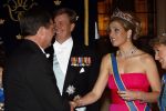 Den Haag 22 april 2009
Diner met de koninklijke familie van zweden en nederland. Aanwezig waren Prinses Maxima Koningin Beatrix Prins Willem Alexander Prinses Margriet Koning Carl Gustav en Koningin Silvia.. Jan Peter Balkenende
Peter Smulders bv