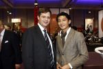 Amsterdam 31 maart 2009
Jan Peter Balkenende tijdens de openingsavond van de auto Rai. JP met Ho Pin Tun
Peter Smulders bv
