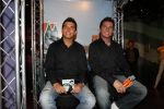 Amsterdam, 11 Juli 2008
Jan Smit met zijn vriendin Yolanthe Cabau en manager Jaap Buys
met zijn nieuwe wassenbeeld en tevens nieuwe singlle release