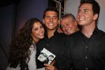 Amsterdam, 11 Juli 2008
Jan Smit met zijn vriendin Yolanthe Cabau en manager Jaap Buys
met zijn nieuwe wassenbeeld en tevens nieuwe singlle release