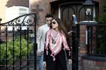 Volendam 19 mei 2009
Vandaag werd bekend gemaakt dat Yolanthe Cabau v Kasbergen en Jan smit na 2 en een half jaar hun relatie hebben verbroken. Voor hun huis stond veel pers en fans.
Peter Smulders bv