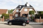 Volendam 19 mei 2009
Vandaag werd bekend gemaakt dat Yolanthe Cabau v Kasbergen en Jan smit na 2 en een half jaar hun relatie hebben verbroken. Voor hun huis stond veel pers en fans.
Peter Smulders bv