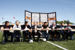 Volendam 20 mei 2009
Jan Smit Nick en Simon en de 3J's worden volgend seizoen onder de naam Votown de nieuwe hoofdsponsor van voetbalclub Volendam.
Peter Smulders bv