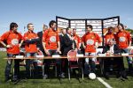 Volendam 20 mei 2009
Jan Smit Nick en Simon en de 3J's worden volgend seizoen onder de naam Votown de nieuwe hoofdsponsor van voetbalclub Volendam.
Peter Smulders bv