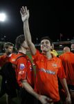 Volendam 24 maart 2009
Artiesten volendam waaronder Jan Smit en Simon Keizer voetballen in het stadion van Volendam tegen oa Mental Theo nabuurs Grad Damen en Rashid. Dick Jol is de scheidsrechter. Uiteindelijk wint brabant met 2-4. Jan met tatoo
Peter Smulders bv