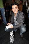 Amsterdam 27 oktober 2007
Jan Smit wint TMF award voor beste zanger en Yolanthe Cabau v Kasbergen is er bij in de heineken music hall.