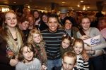 Volendam 1 maart 2008
Jan Smit met fans in winkel in volendam.
Peter Smulders bv