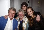 Naarden 30 januari 2009
Jan des Bouvrie krijgt een koninklijke onderscheiding, lintje bij het arsenaal. Jan des Bouvrie met moeder en familie
Peter Smulders bv