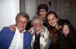 Naarden 30 januari 2009
Jan des Bouvrie krijgt een koninklijke onderscheiding, lintje bij het arsenaal. Jan des Bouvrie met moeder en familie
Peter Smulders bv