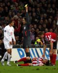 Eindhoven, 12 Maart 2008
UEFA 1/8 finale PSV-Tottenham Hotspur FC, eindstand 0-1
PSV wint na verlenging en straschoppen met 6-5 en gaat door naar de 1/4 Finale
Jason Culina is onderuit gehaald door Jermaine Jenas en otvangt daarvoor een gele kaart van Matteo Simone Trefoloni