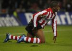 Eindhoven, 20 Oktober 2007
Kompetitiewedstrijd PSV-VVV, eindstand 3-1
Seizoen 2007/2008
Jefferson Farfan is onderuit gehaald