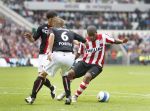 Eindhoven, 23 September 2007 Seizoen 2007/2008 Kompetitewedstrijd PSV-Feyenoord, eindstand 4-0
Jefferson Farfan in duel met Theo Lucius