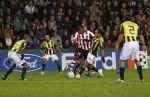 Eindhoven, 23 Oktober 2007
Champions League wedstrijd PSV-Fenerbahce, eindstand 0-0
Seizoen 2007/2008
Jefferson Farfan in duel met Deniz Baris