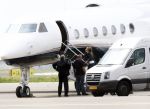 Schiphol oost 25 juni 2008
Jennifer Aniston vertrekt per prive vliegtuig vanaf schiphol oost.