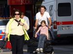 Faro 4 mei 2008
Linda de Mol en haar kinderen Julian en Noah en haar vriendin Jeroen Rietbergen komen aan op het vliegveld van Faro voor hun vakantie.
Peter Smulders bv