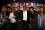 Hilversum 1 februari 2009
De toppers Gordon Rene Froger en Jeroen v d Boom tijdens het nationale songfestival in studio 22.
Gordon met moeder en vriend Sander, Rene met Natasja en Jeroen met Danie
Peter Smulders bv