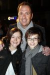 Amsterdam 19 november 2007
Premiere van de scheepsjongens van de bontekoe in tuschinski. Jochem v gelder met zoon en zijn vriendinnetje
