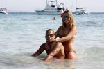Ibiza 5 juli 2008
John Heitinga met zijn vriendin op vakantie op ibiza.