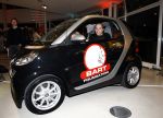 Amsterdam 15 januari 2008
John Heitinga  krijgt smart auto voor het goede doel.