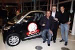 Amsterdam 15 januari 2008
John Heitinga    krijgt smart auto voor het goede doel.