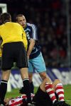 Eindhoven, 19 Maart 2008 Kompetitiewedstrijd PSV-AJAX, eindstand 0-0 
Seizoen 2007/2008
John Heitinga heeft Danko Lazovic onderuit gehaald