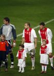 Amsterdam, 30 Januari 2008 Kompetitiewedstrijd AJAX-PSV, eindstand 0-2
Seizoen 2007/2008
John Heitinga met zijn jongste broertje Joey Heitinga