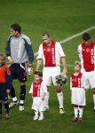 Amsterdam, 30 Januari 2008 Kompetitiewedstrijd AJAX-PSV, eindstand 0-2
Seizoen 2007/2008
John Heitinga met zijn jongste broertje Joey Heitinga