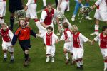 Amsterdam, 30 Januari 2008 Kompetitiewedstrijd AJAX-PSV, eindstand 0-2
Seizoen 2007/2008
John Heitinga met zijn jongste broertje Joey Heitinga