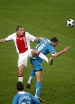 Amsterdam, 30 Januari 2008 Kompetitiewedstrijd AJAX-PSV, eindstand 0-2
Seizoen 2007/2008
John Heitinga in duel met Danny Koevermans