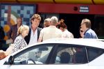 Faro 5 mei 2008
John de Mol jr en zijn vriendin Els met de ouders van John op vliegveld Faro.
John de Mol sr hand in hand met zijn vrouw.
Peter Smulders bv
