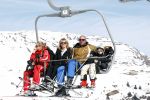 Serfaus 28 februari 2008
John v d Heuvel met zijn vrouw en kinderen op wintersport/ skivakantie.
Peter Smulders bv