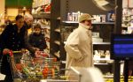 Zandvoort 19 januari 2008
Johnny Kraaykamp jr boodschappen aan het doen met zijn nieuwe vriendin Peggy Reiziger.