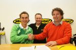 Eindhoven, 2 Mei 2008 
Contract ondertekening en Golfinstructie door Bart v d Wind en Aad v Osmet Golfpro Joost Luiten 
Foto Peter Smulders BV te Eindhoven
